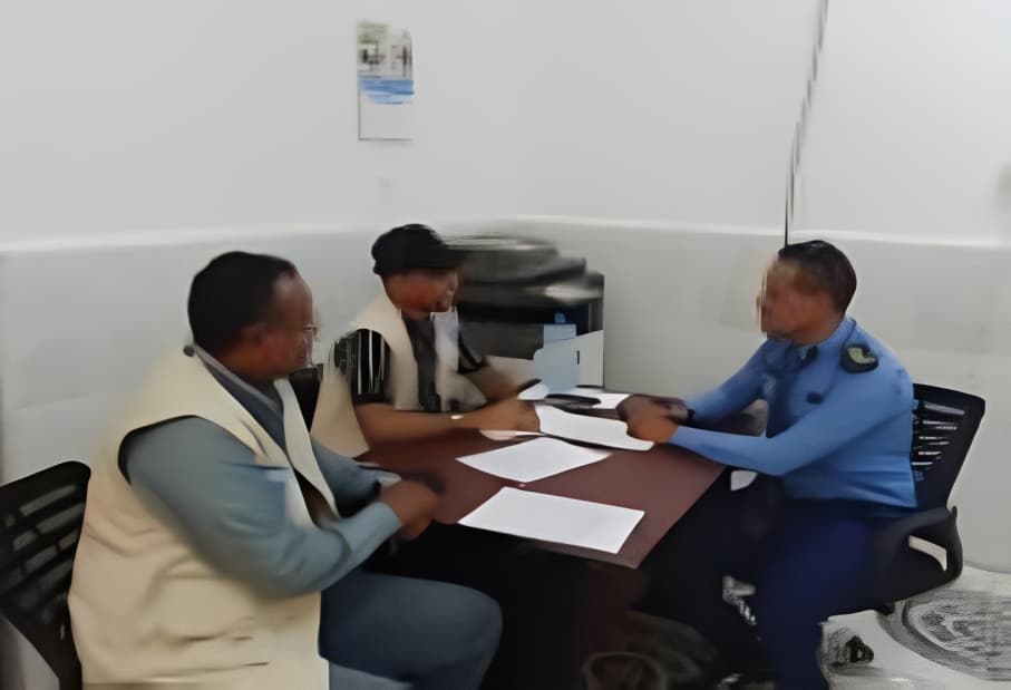  Holding discussion sessions with youth groups.